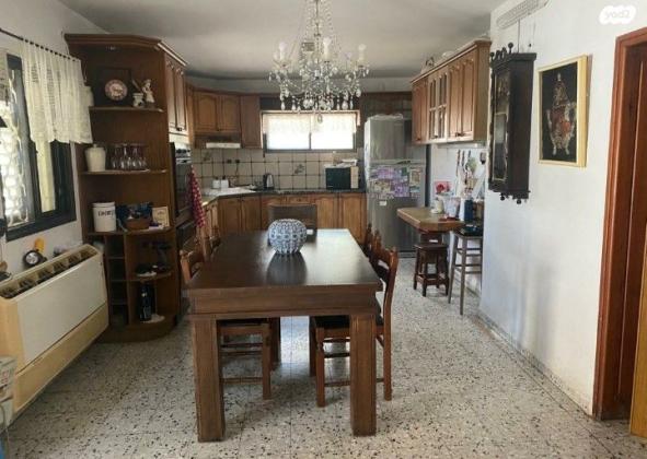 יוסף גדיש 10 (נווה יוני נתניהו)