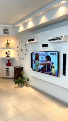 אדוריים 243 (העפלה)