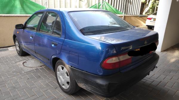 ניסאן אלמרה (1999)