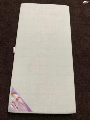 מיטת תינוק של שילב