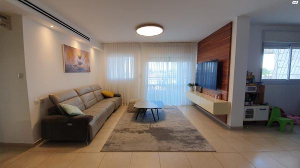 הר הצופים 7 (רחובות ההולנדית)