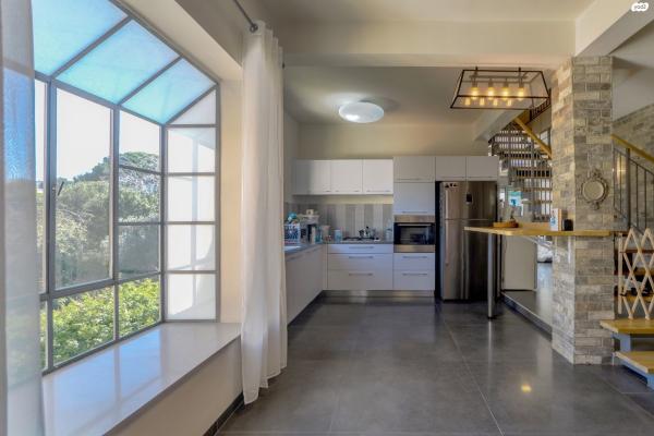 שושנת הכרמל 32 (כרמל מערבי)