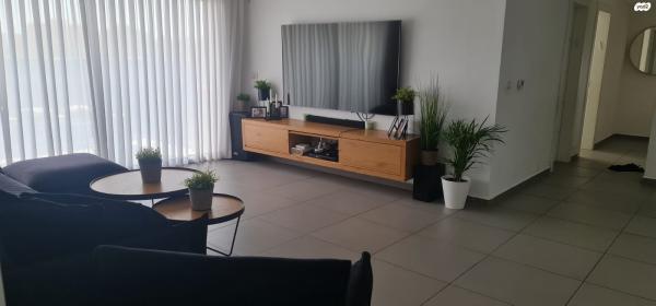 אהוד מנור 19 (קרית האמנים)