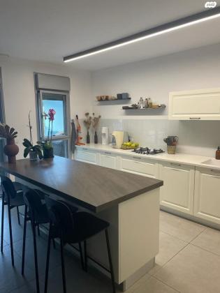 בבה אידלסון 4