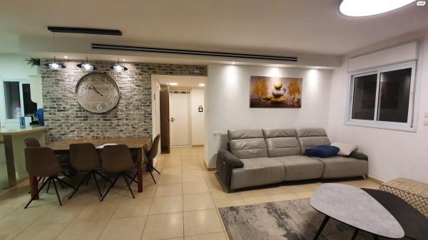 הר הצופים 7 (רחובות ההולנדית)