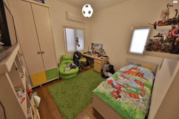 ברק 8 (מוצקין הותיקה)