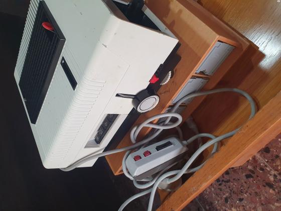 מקרן שקופיות 35 מ"מ וינטג'