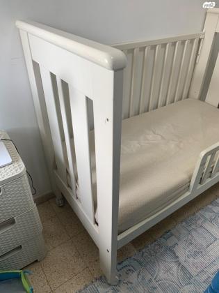 מיטת תינוק של שילב