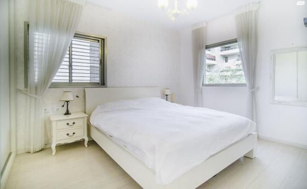 משה דוד מייזנר 6 (כפר גנים ג)