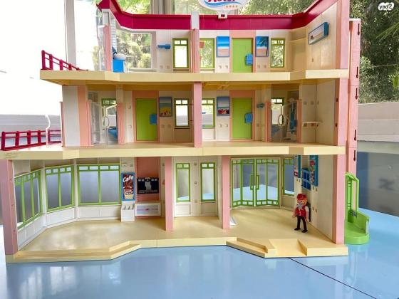 בית מלון פליימוביל, 3 קומות, כמו חדש