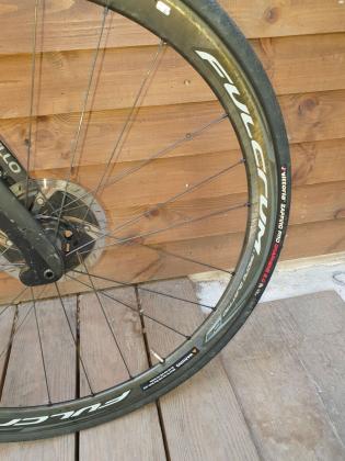 גלגלי פולקרום קרבוןמעצורים הידראוליםהי...