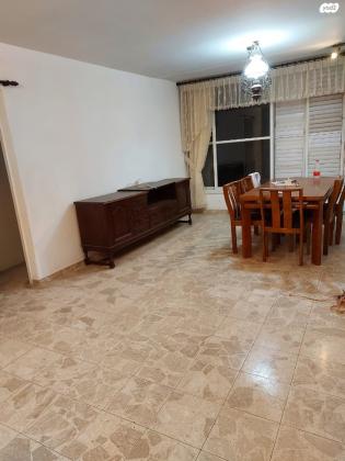 הנביאים 8 (מחנה יהודה)