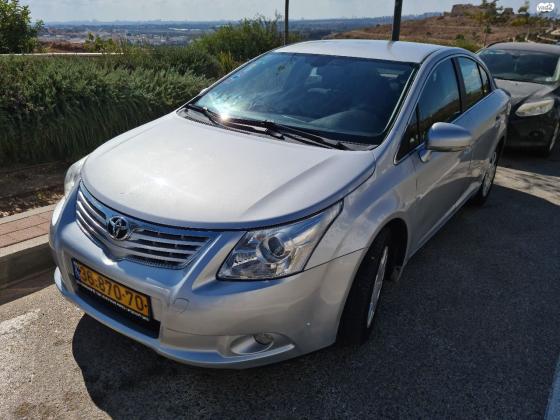 טויוטה אוונסיס (2010)