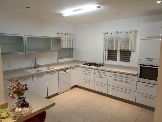 זכריה הלל 5 (מחנה יהודה)