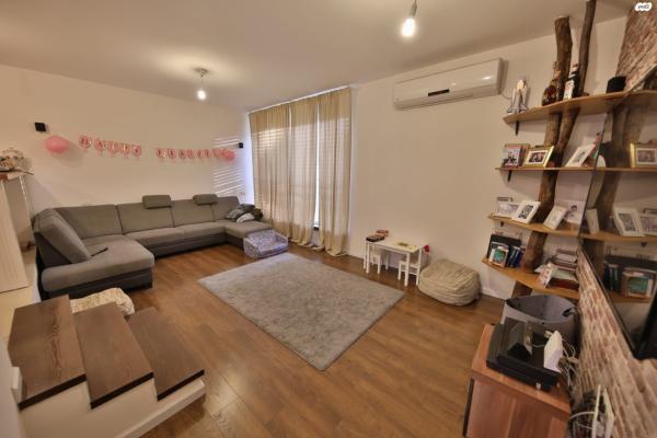 ברק 8 (מוצקין הותיקה)