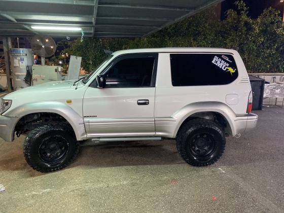 טויוטה לנד קרוזר פרדו קצר (2000)