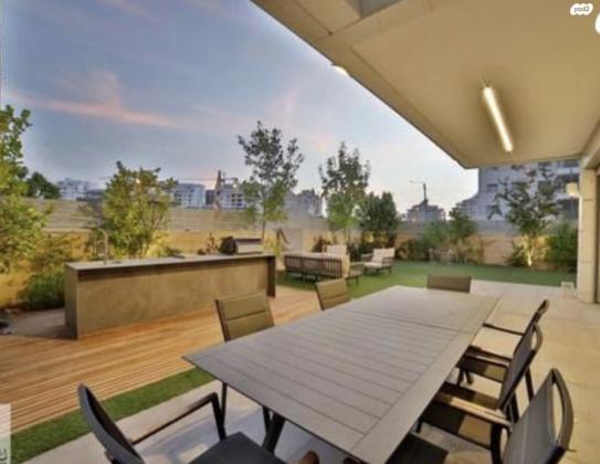 אורי אלמוג 1 (קרית רבין)