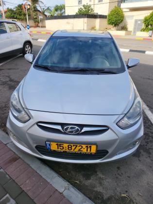 יונדאי i25 (2013)