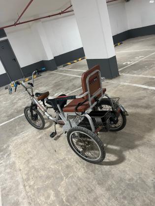 תלת אופן עם ספסל וכסא