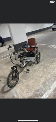 תלת אופן עם ספסל וכסא