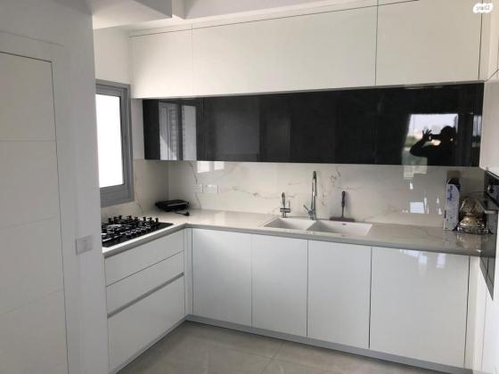 מרדכי בנטוב 10 (תל כביר)