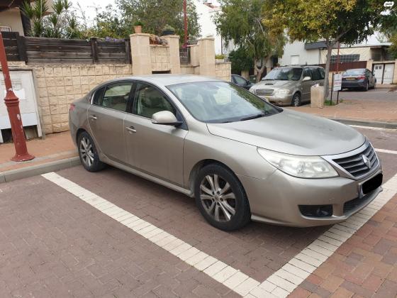 רנו לטיטוד (2013)