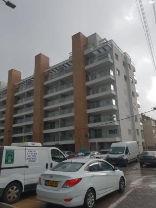 מעפילי אגוז 66 (נוה חן)