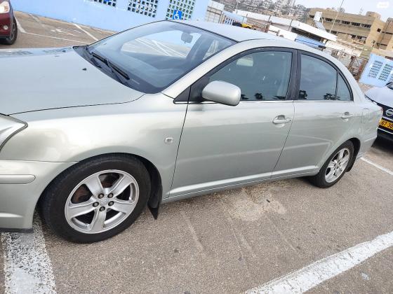 טויוטה אוונסיס (2006)