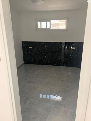 הרב יוסף צוברי 18 (נוה אליעזר)