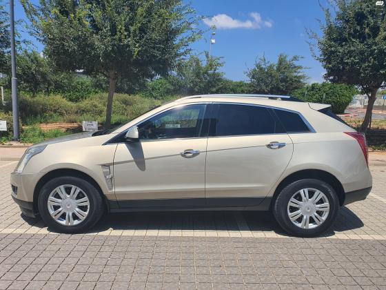 קאדילק SRX (2012)