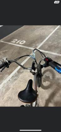 תלת אופן עם ספסל וכסא