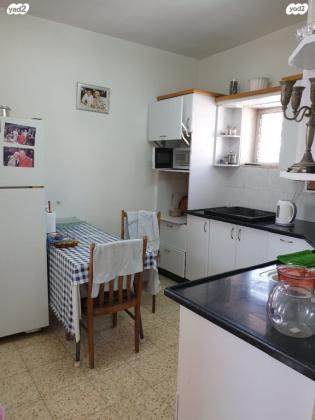 נסים בכר 11 (מחנה יהודה)