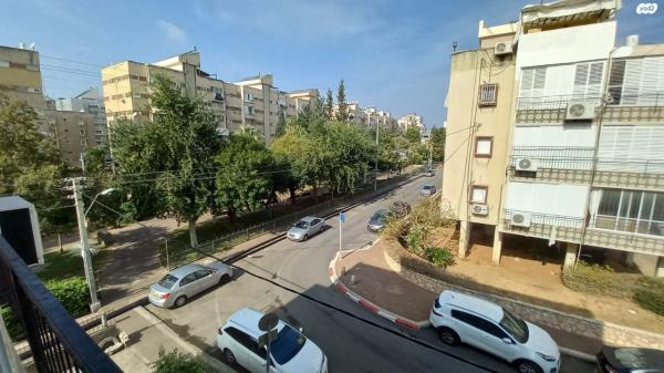 בן ציון ישראלי 15 (נאות רחל)