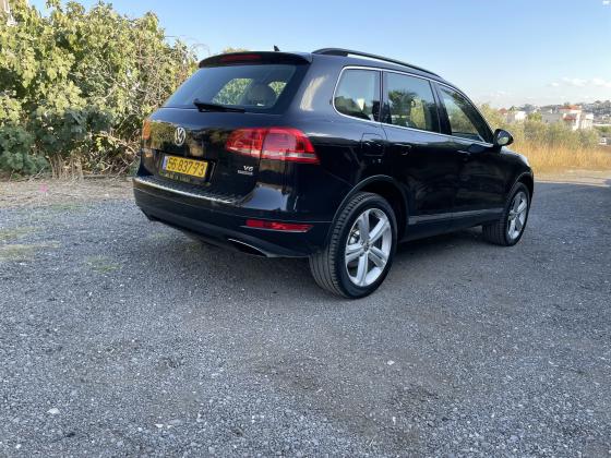 פולקסווגן טוארג (2011)