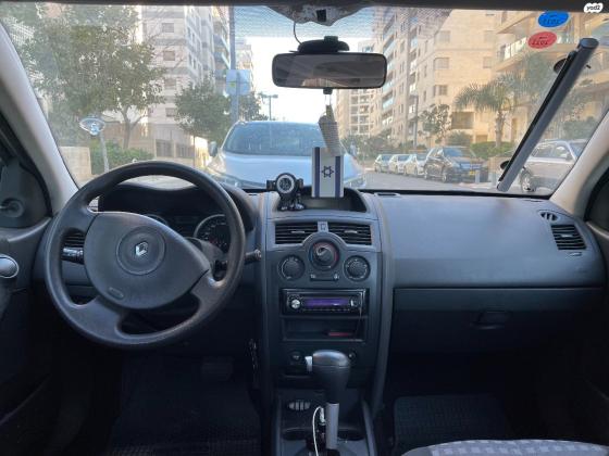 רנו מגאן דור 2 (2004-2010) (2009)