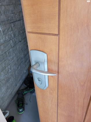 דלת חוץ פלדלת של רב בריח