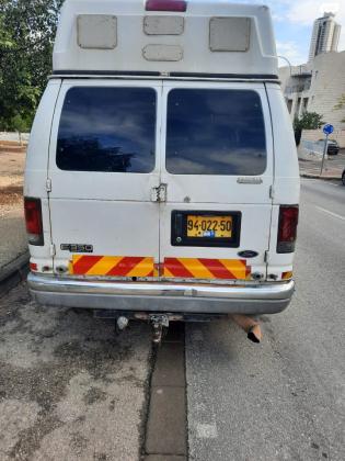 פורד אקונוליין קצר (2002)