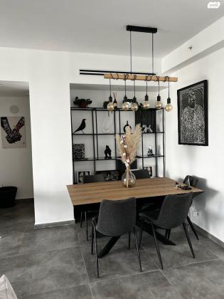 נעמי שמר 9 (מתחם קוממיות)