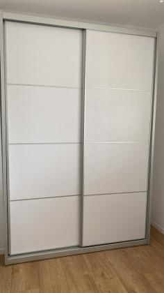 ארון של רהיטי כרמל במצב