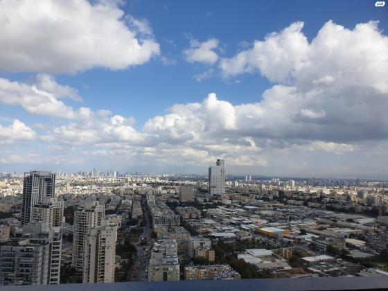 אריק איינשטיין 1 (מתחם קוממיות)