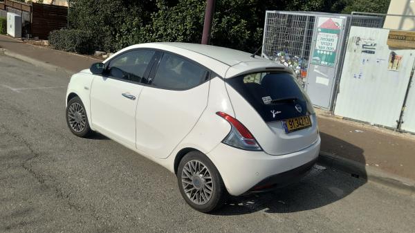 לנצ'יה אפסילון (2012)