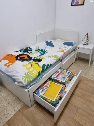 למכירה מיטת ילד של איקאה כמו חדשה