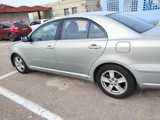 טויוטה אוונסיס (2006)