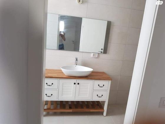 חייקה גרוסמן 1 (בר לב)