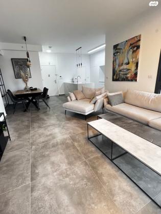 נעמי שמר 9 (מתחם קוממיות)