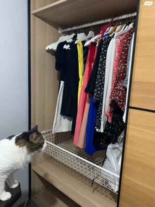 ארון הזזה של איקאה בעל