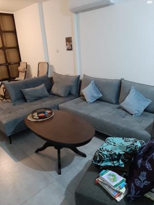 שולחן סלון בסגנון עתיק בצורת אליפסה