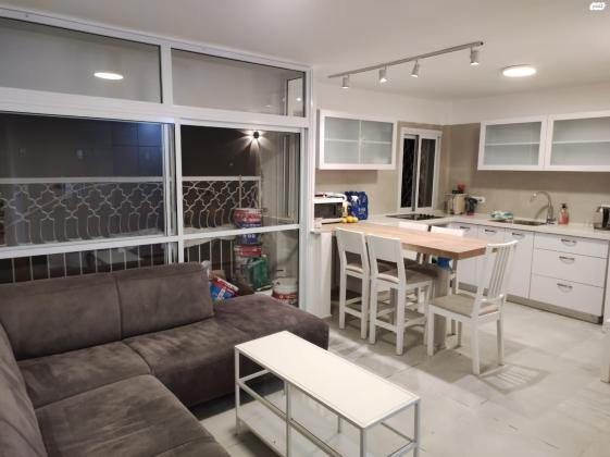 יצחק רגר 136 (שכונה ד)