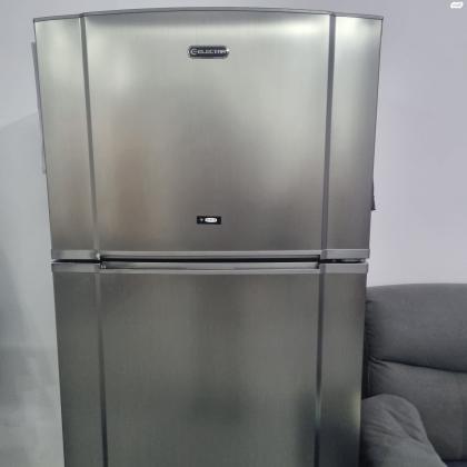 מקרר אלקטרה 530 ליטרבמצב תצוגהעובד