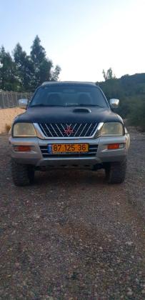 מיצובישי מאגנום 4X4 (2002)